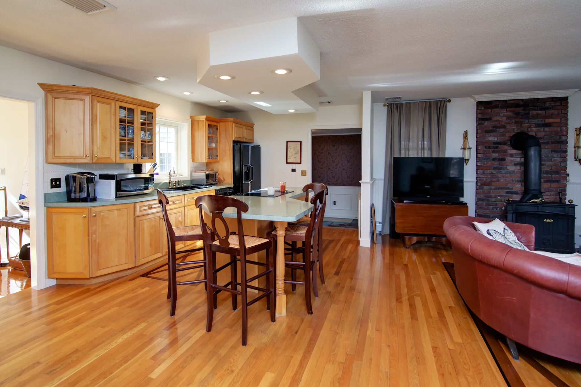 Stunning Falmouth Cape House close to Beaches, Golf, Restaurants and Shops.