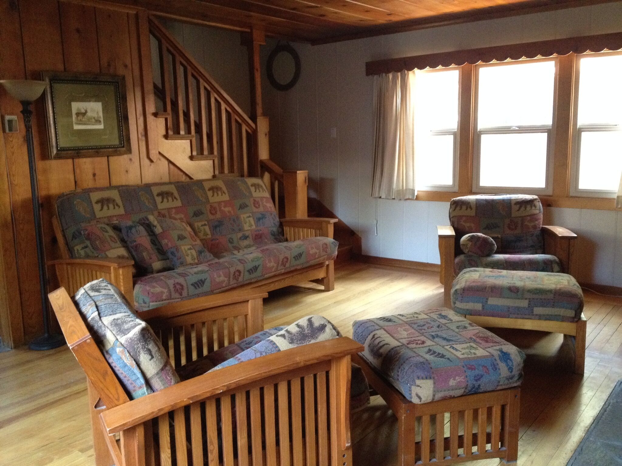 Vintage Cabin, Filtering Lake Views, Pets allowed upon Appproval, Great location
