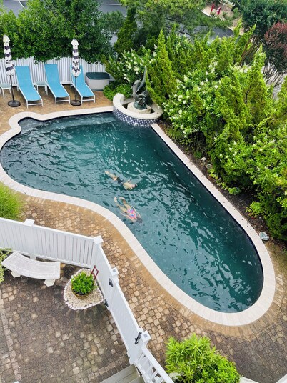 High End Beach House on Long Beach Island in exclusive Harvey Cedars