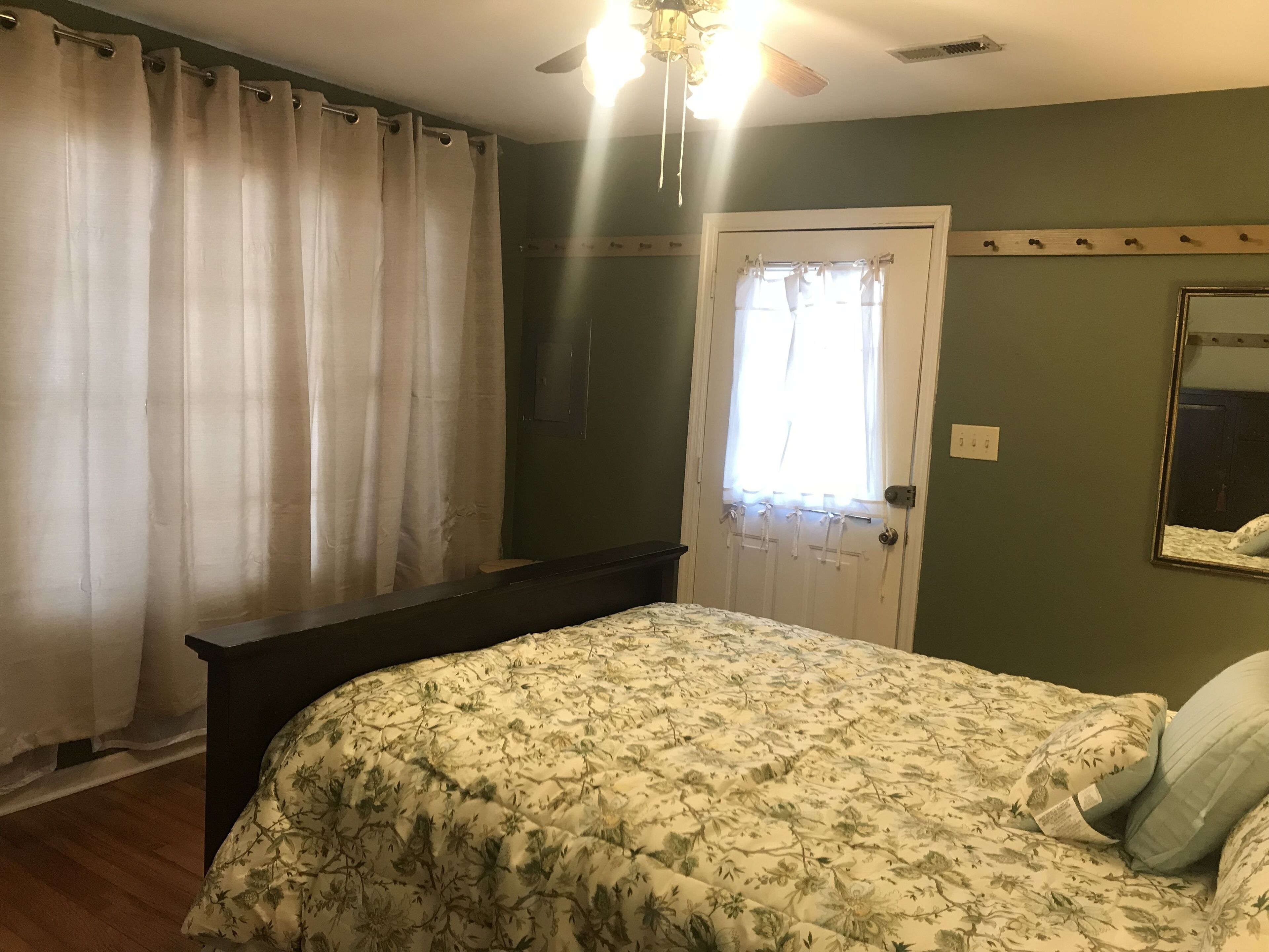 Historic  District 2 BRHome With water view  and private driveway   3 cars