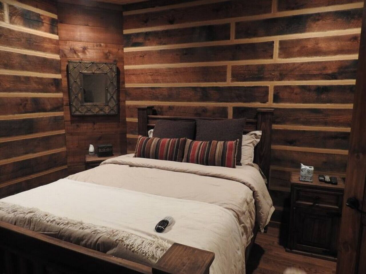 Horsehead Lake Lodge I LakeViews! Waterfall!