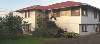 ヒロの市営ゴルフコースにある素敵で居心地の良いアパートメント