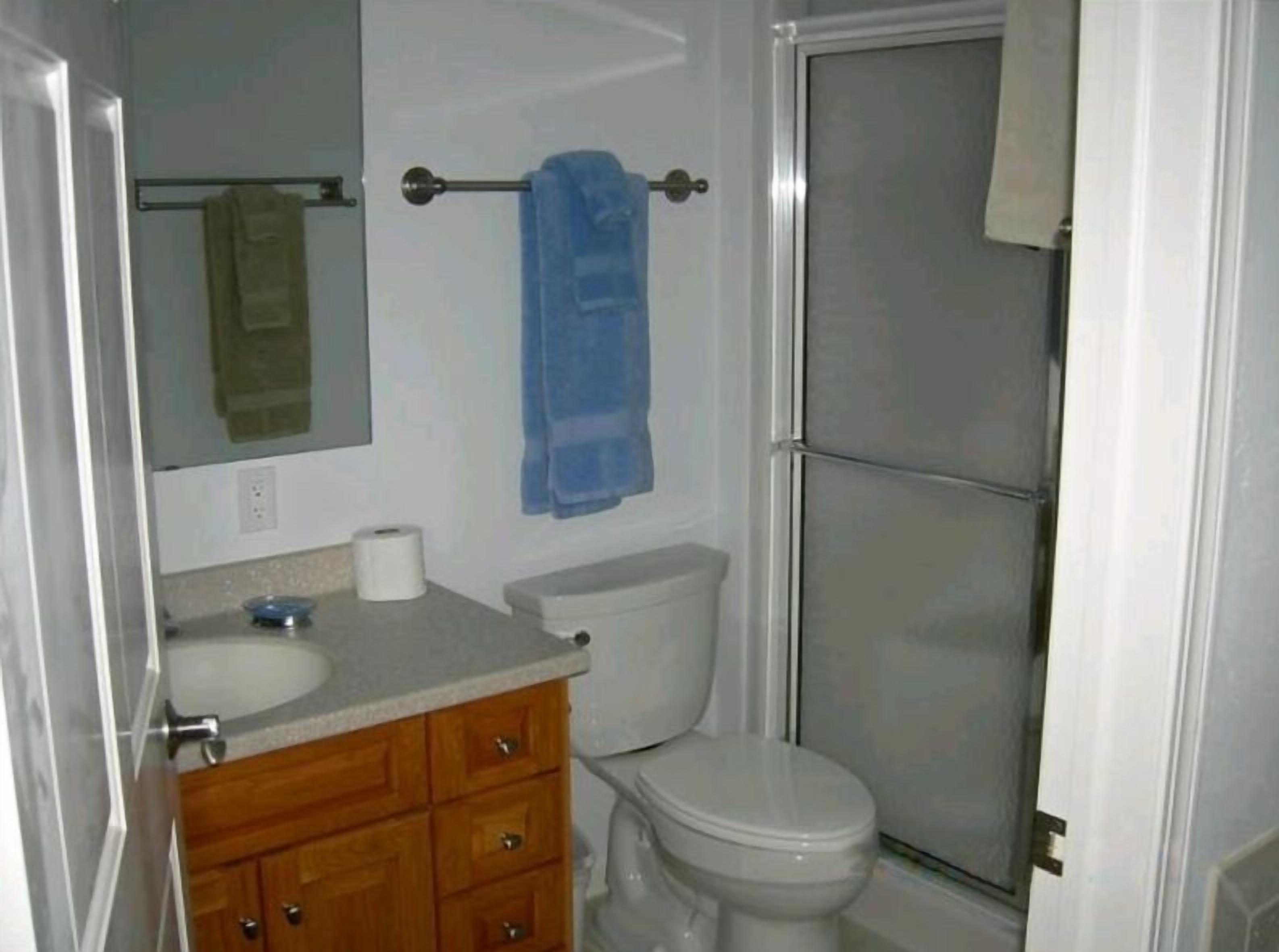 Lake Michigan Sand Beachfront Condo, Spectacular Views, Sunrise Shores, WiFi