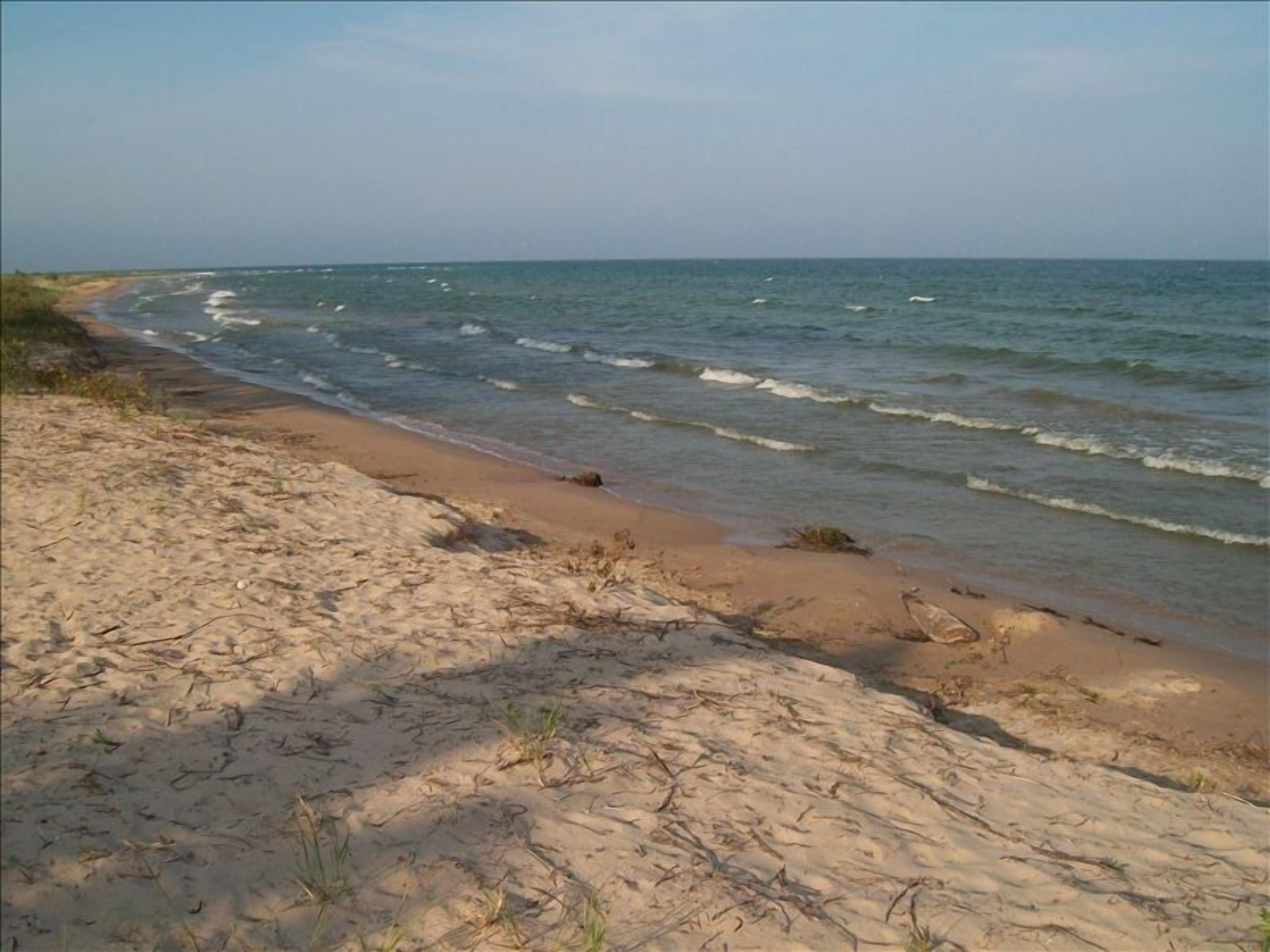 Lake Michigan Sand Beachfront Condo, Spectacular Views, Sunrise Shores, WiFi