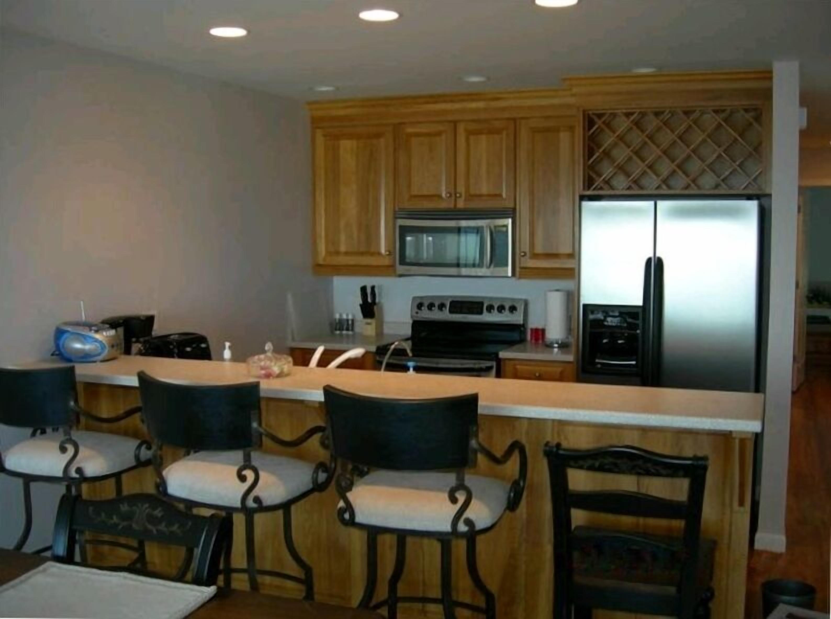 Lake Michigan Sand Beachfront Condo, Spectacular Views, Sunrise Shores, WiFi