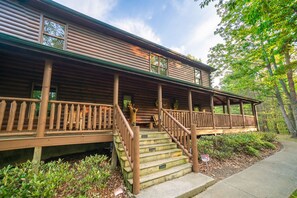 Exterior - Breathtaking Mountain Views, Relaxation & Luxury Owner Managed Cabin (Sevierville)