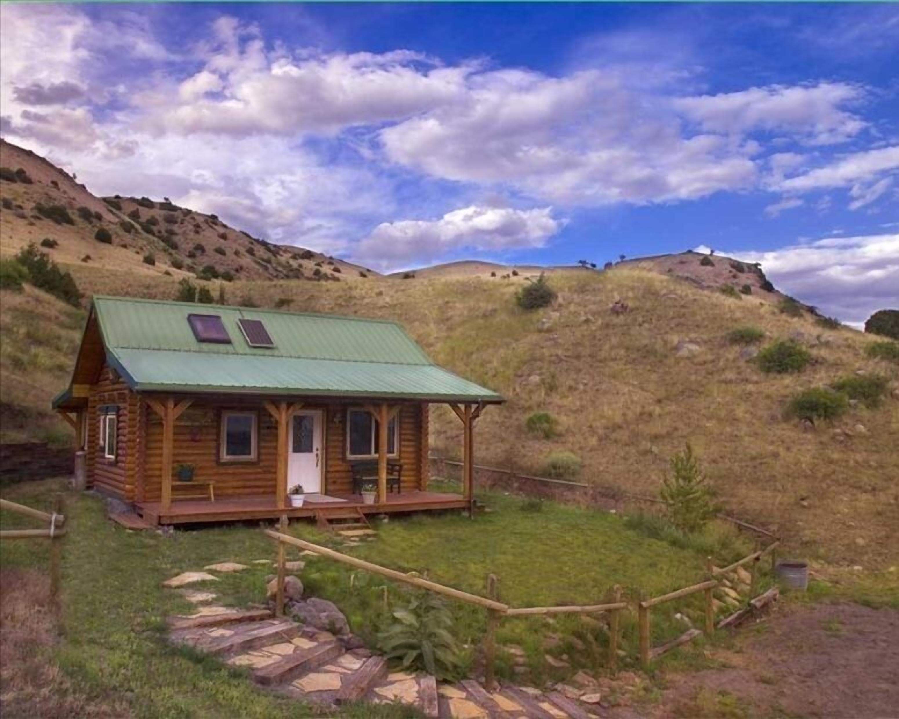 Yellowstone Montana Cabin Healing Retreat Beauty of Paradise Valley!