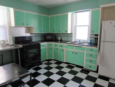 10 min. Walk to the Falls