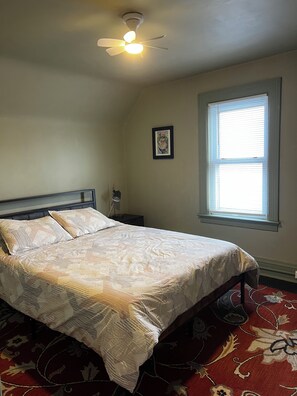 4 habitaciones, escritorio, tabla de planchar con plancha y wifi gratis 