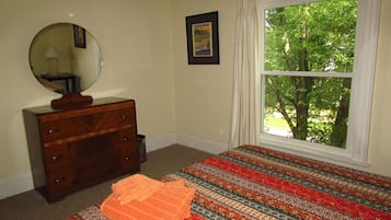 4 makuuhuonetta, työpöytä, silitysrauta/-lauta, ilmainen Wi-Fi