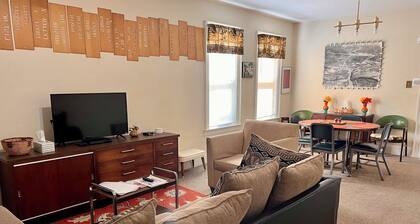 10 min. Walk to the Falls