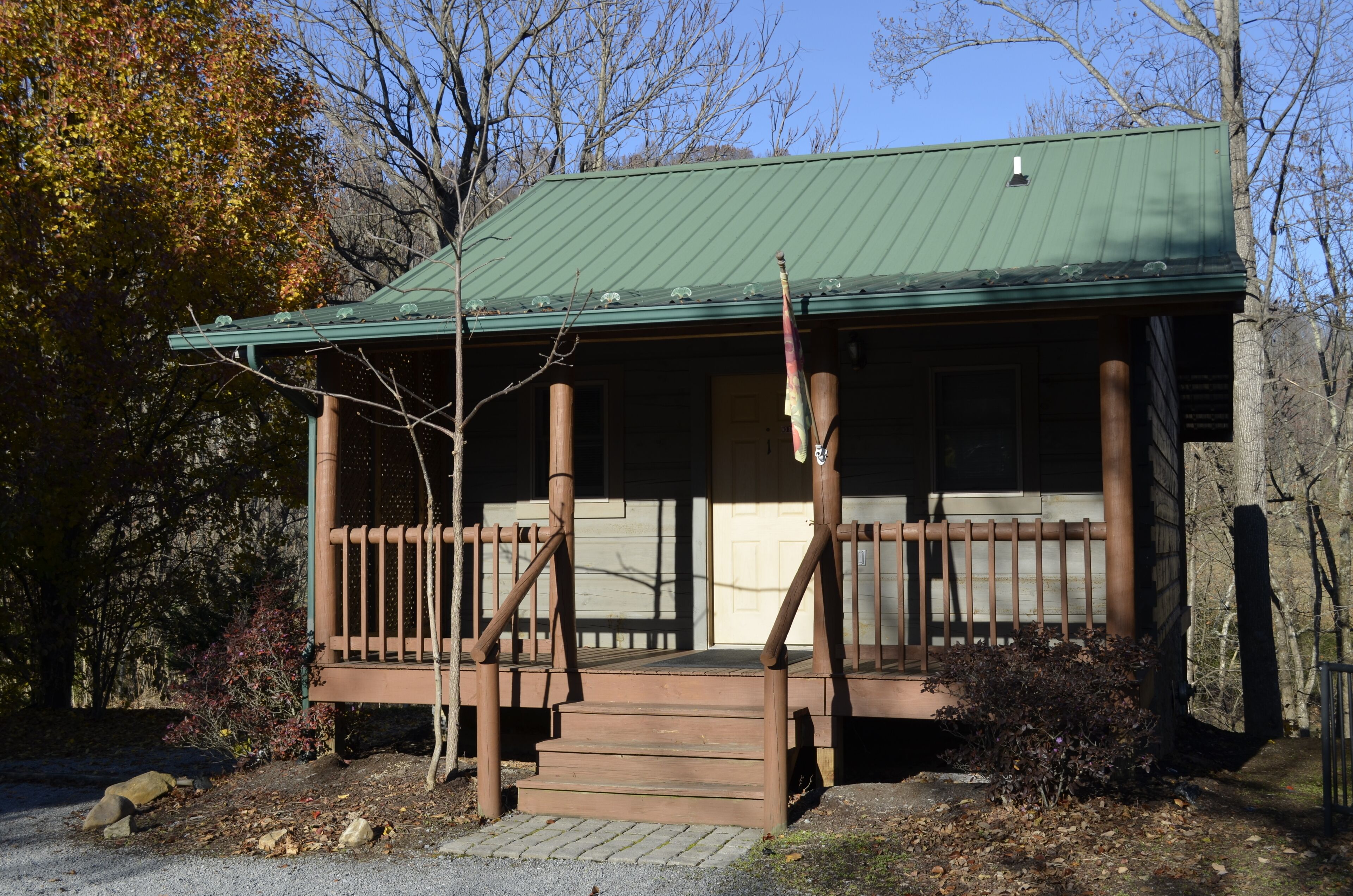 River Trail Cabin #1 Log Cabin on the Creeper Trail and Laurel Creek