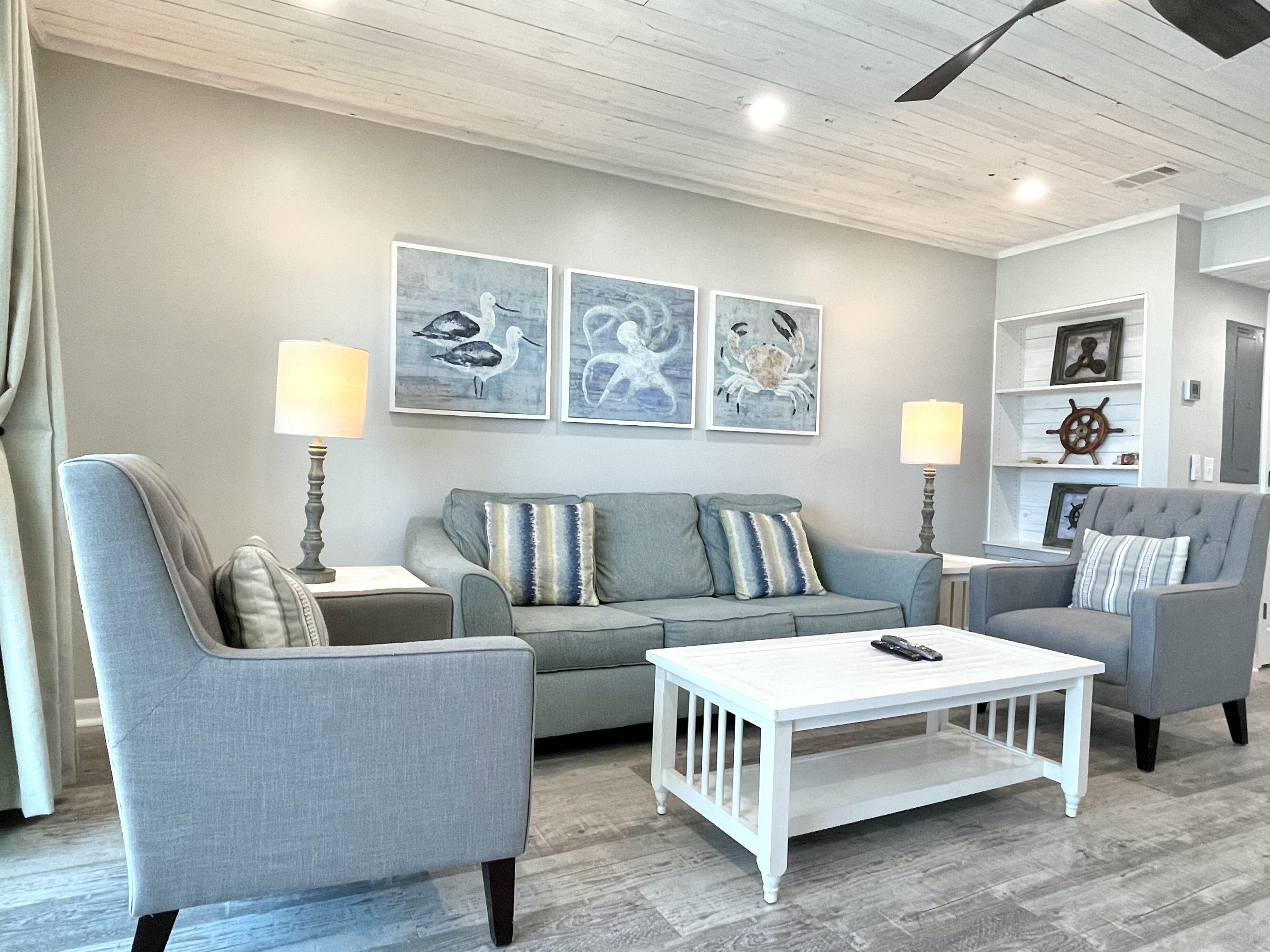 Gulf Front Townhouse 2Br/2Ba, Pet Friendly Dog under 20 lbs, Wifi, 4 Units Avail