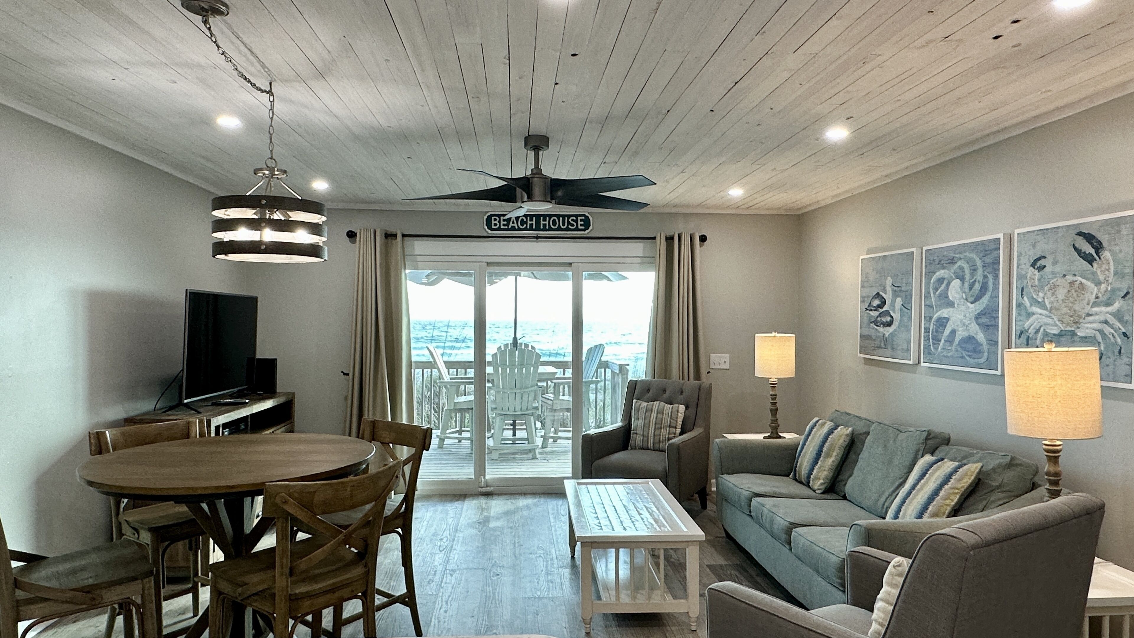 Gulf Front Townhouse 2Br/2Ba, Pet Friendly Dog under 20 lbs, Wifi, 4 Units Avail