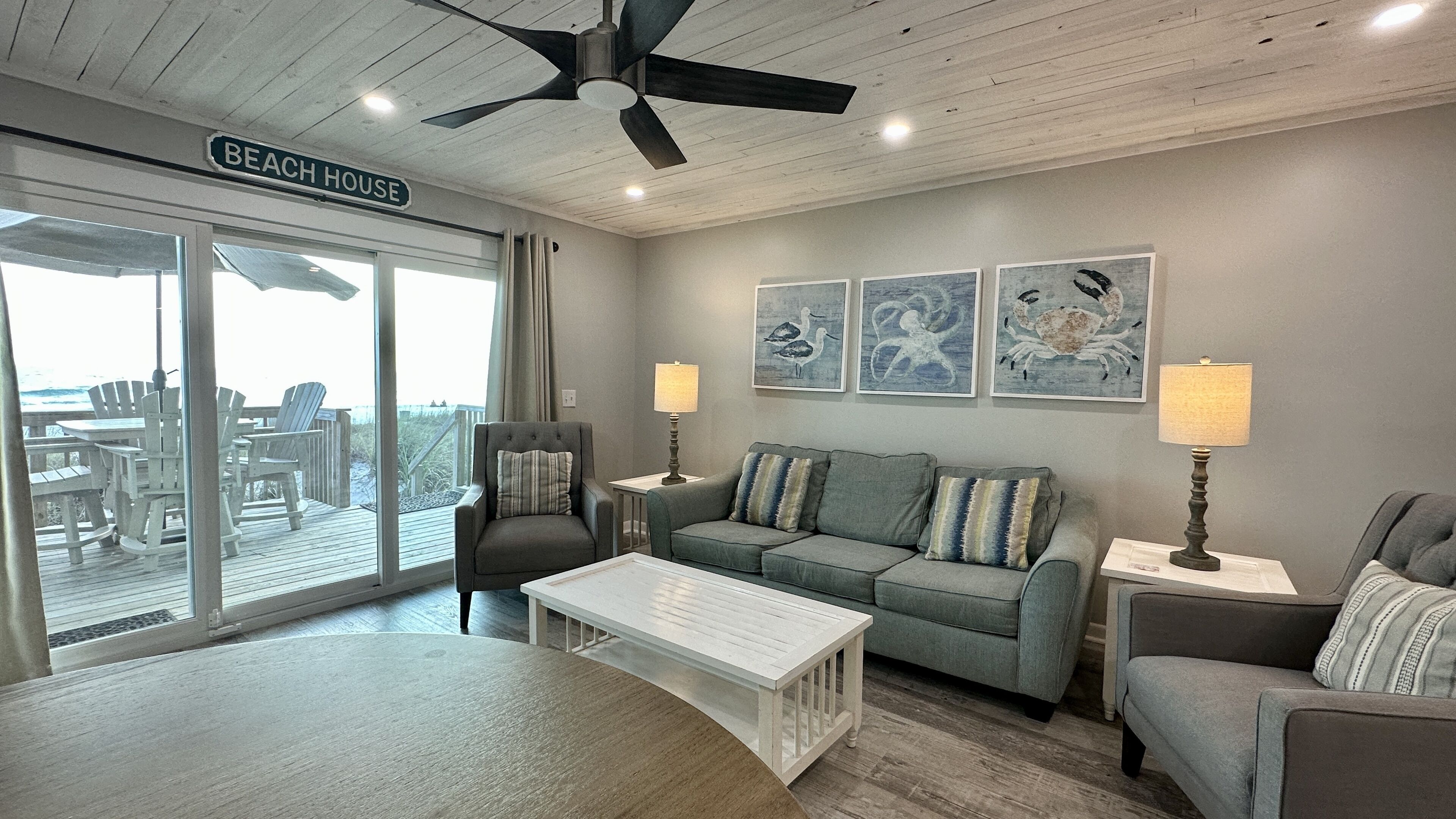 Gulf Front Townhouse 2Br/2Ba, Pet Friendly Dog under 20 lbs, Wifi, 4 Units Avail