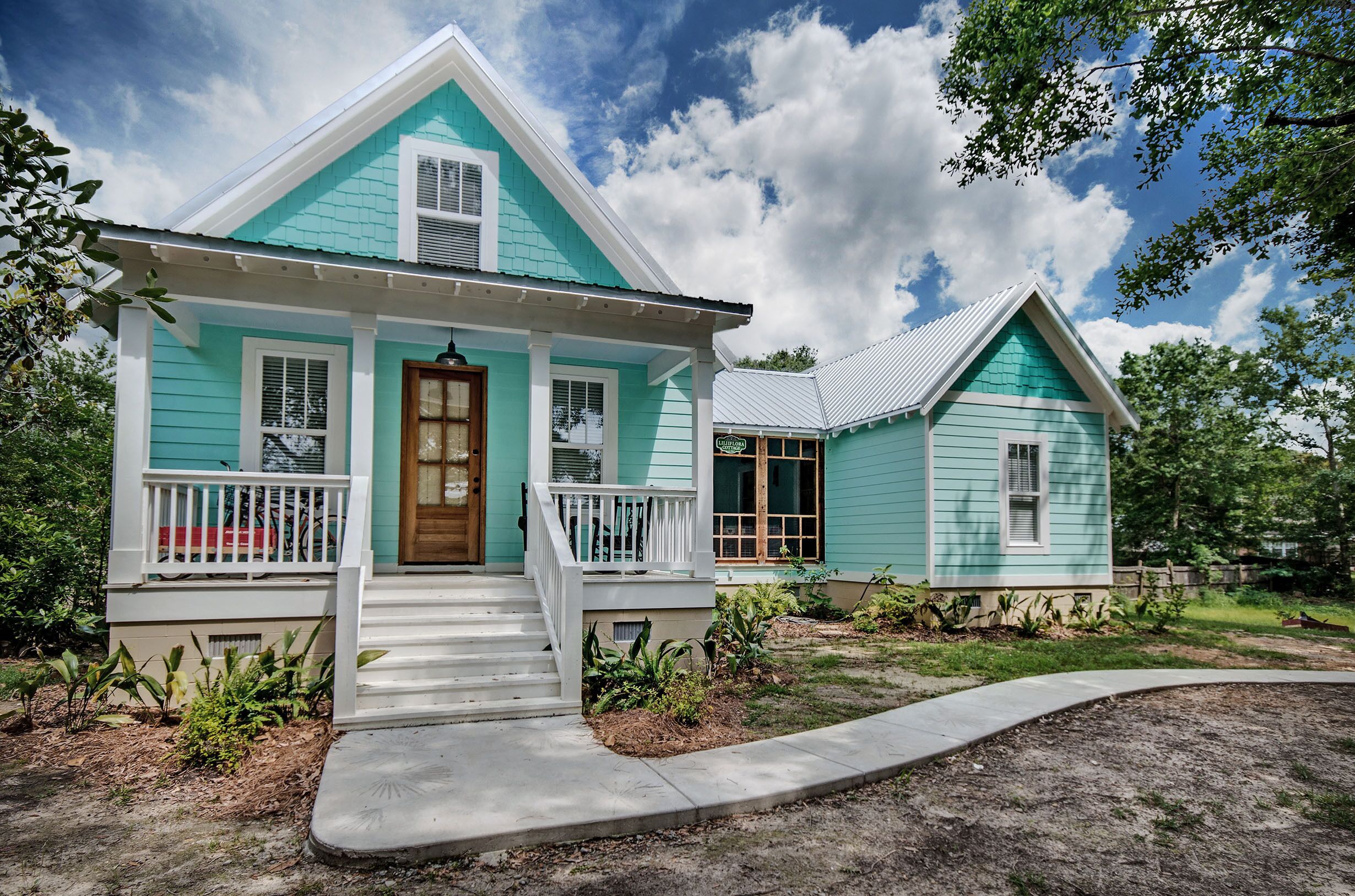 Liliiflora Cottage from Gulfview Drive. 
