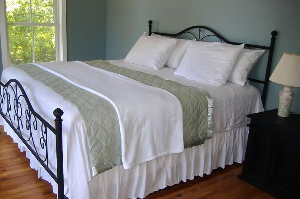Northport, Beach House
