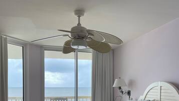 3 habitaciones, tabla de planchar con plancha, cuna de viaje y wifi