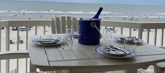 Oceanfront Condo - Fantastic Views, Beautiful Furnishings! 