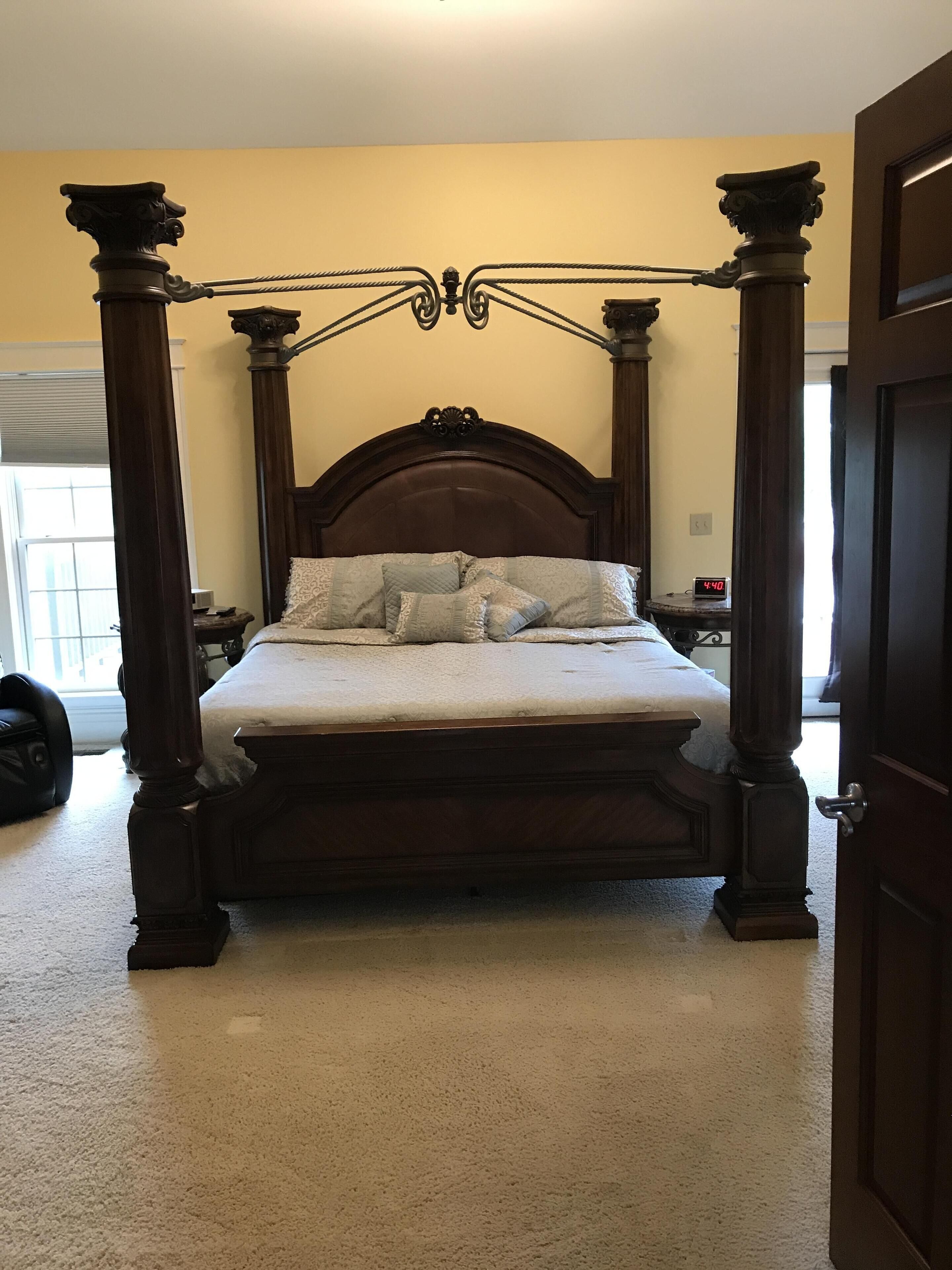 PICKLEBALL, Heated Pool, Game Room, Outdoor Oasis, Tennis, Basketball, & woods!