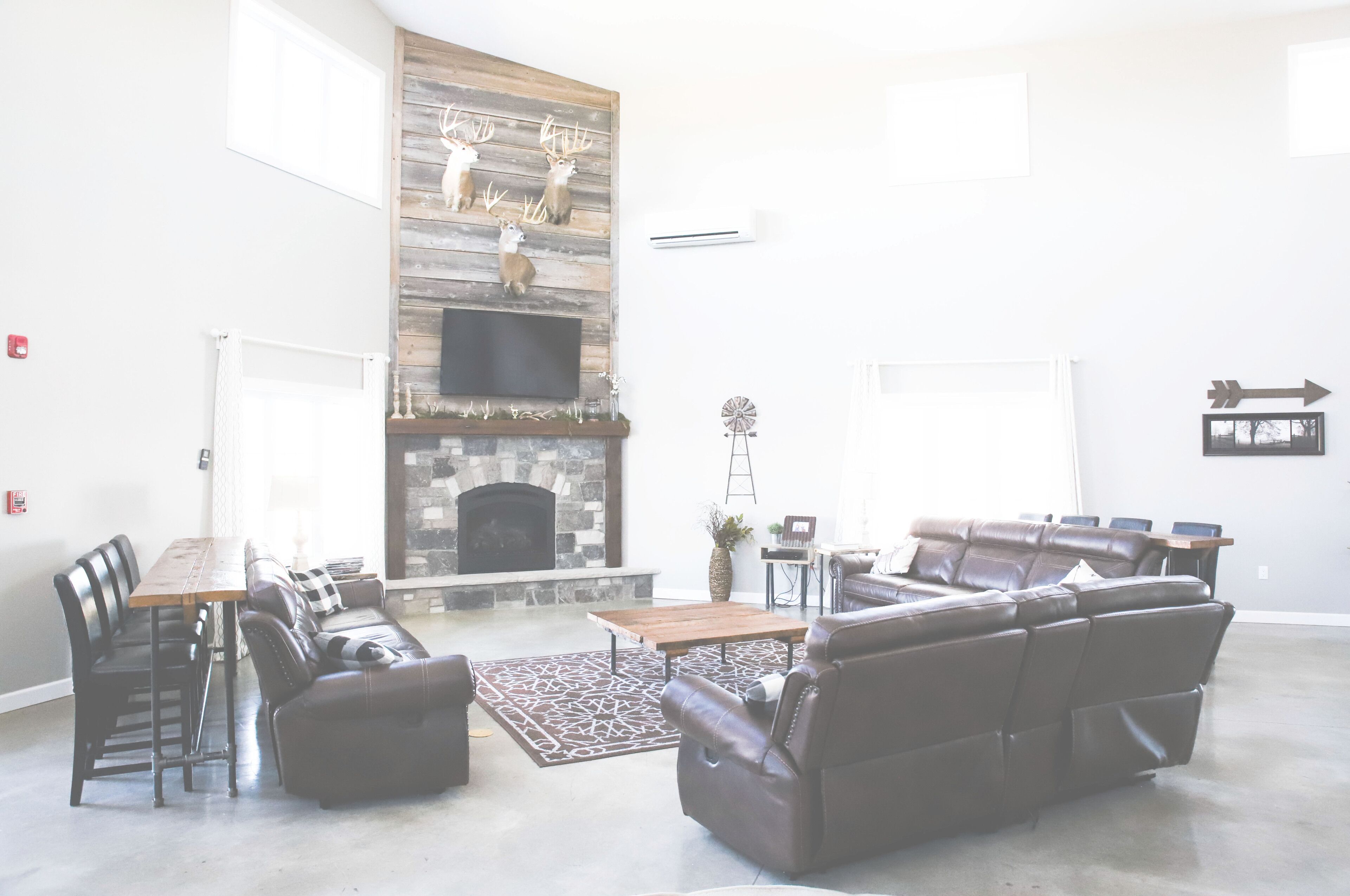 12 Bedroom 14 Bathroom Gorgeous Lodge!