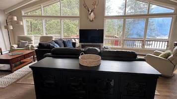 TV connectée, lecteur de DVD, livres, vidéothÚque