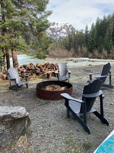 Amazing views of the river and mountains