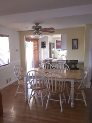 Dining - Immaculate Oceanside Cottage, 3/4 BR Seven Houses From Beach (Beach Haven)