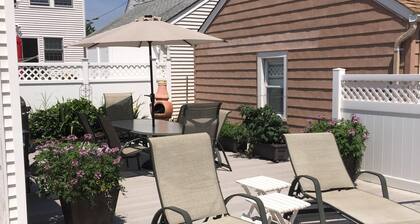 Makellose Oceanside Cottage, 3/4 BR sieben Häuser vom Strand entfernt