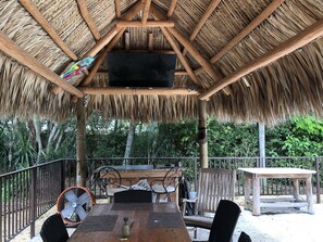 Outdoor dining - Quiet Neighborhood Pool Home Close To Everything (Stuart)