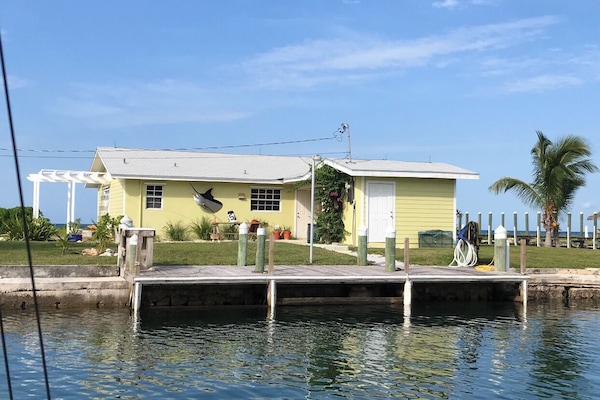 Our dock is 35', Water & Power Included,
Up to 54' boats have docked here.