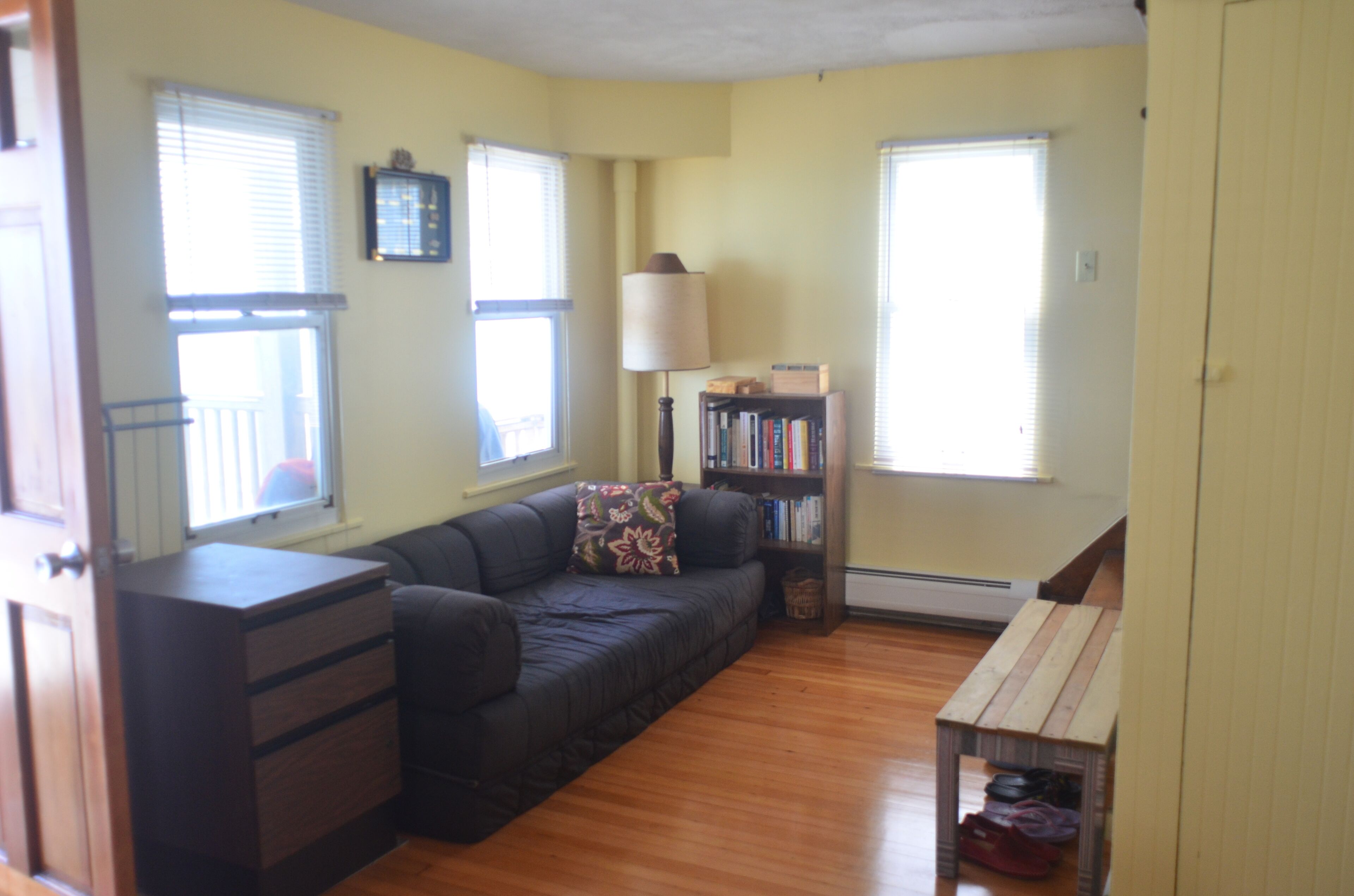 Charming Bright Cottage on Silver Sands Beach