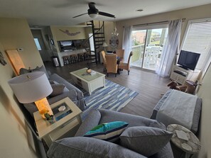 Smart TV, DVD player, books