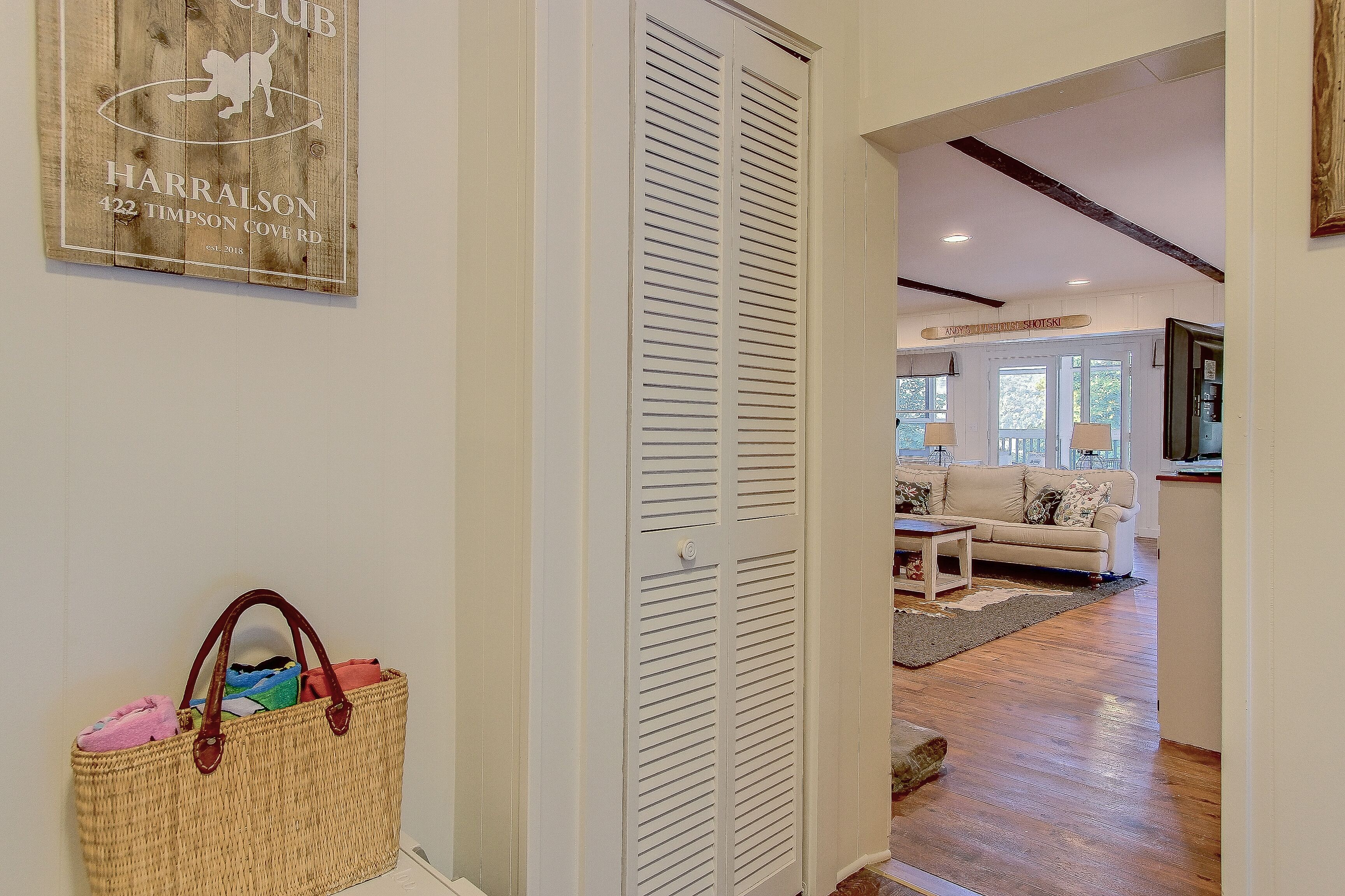 Burton Surf Club - New Lake Burton Lakefront 5 Bedroom Renovation