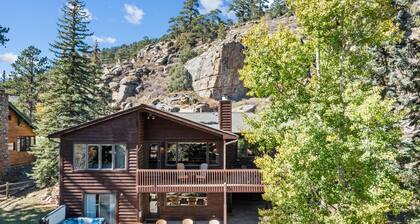 Soaring Eagle River - 5 bedroom luxury home on River with Hot Tub