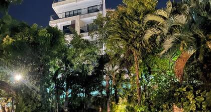 Private Oasis - Luxury 3BR/3BA Villa with Garden and Pool