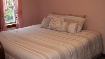 4 habitaciones, tabla de planchar con plancha, wifi y ropa de cama