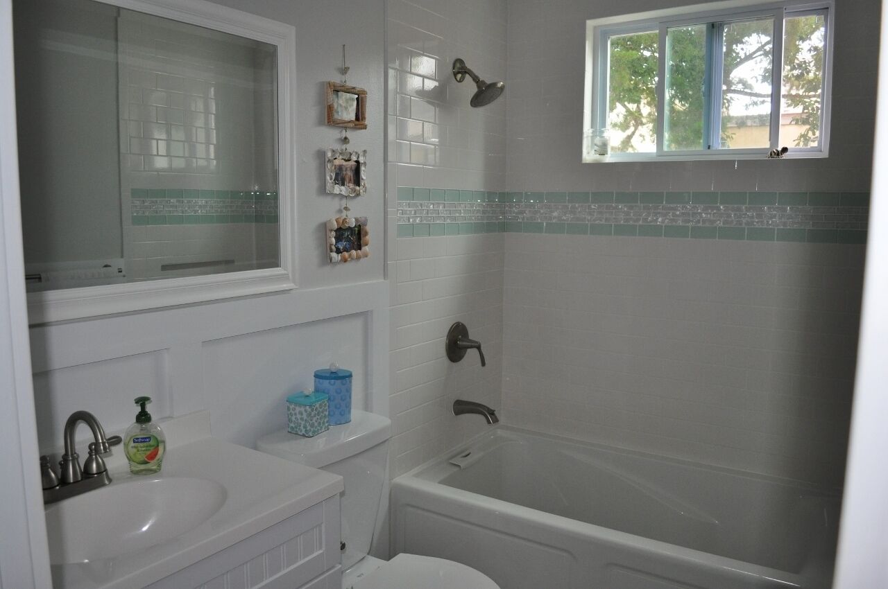 "Life Is Swell" Duplex - Walking Distance To Beach & Downtown!