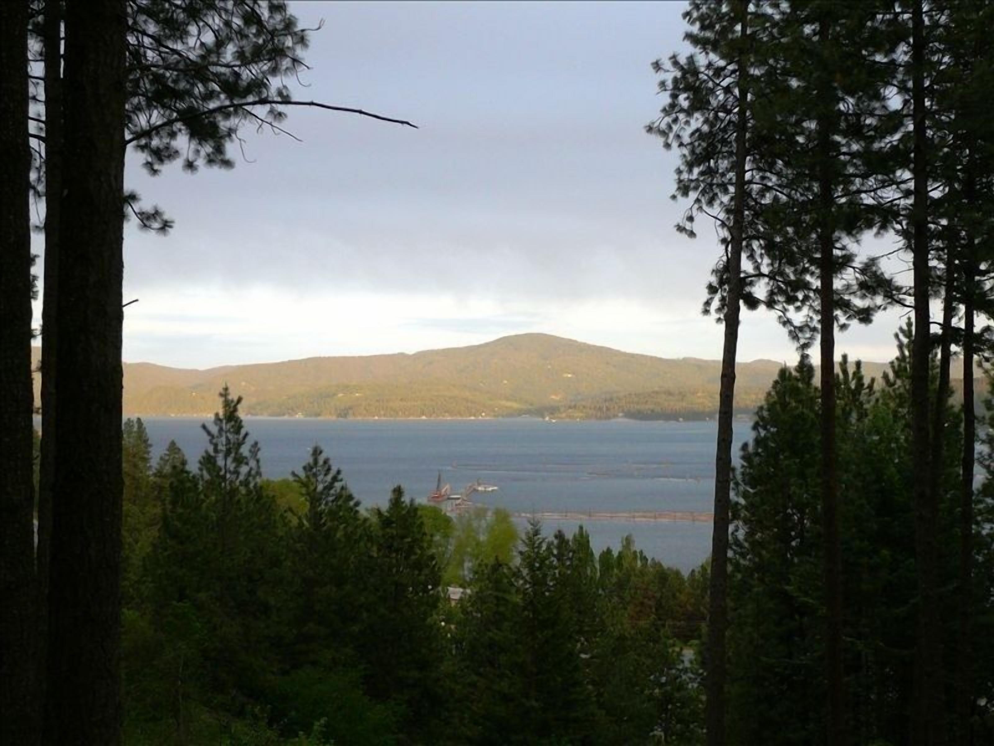 Just 2 miles to town! Ltd. Fall Special! Low as 1749 a week and 850 a 3 day stay