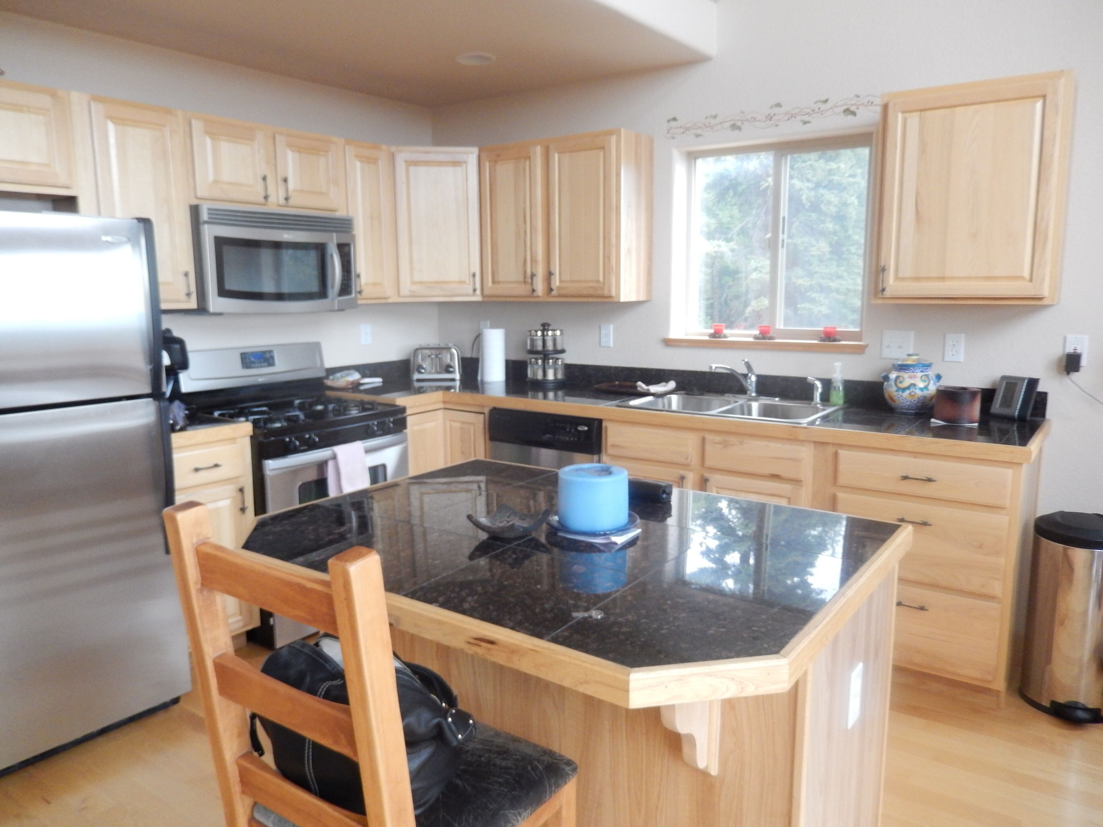 Spectacular Views from a Beautiful Mountain Retreat with Hot Tub