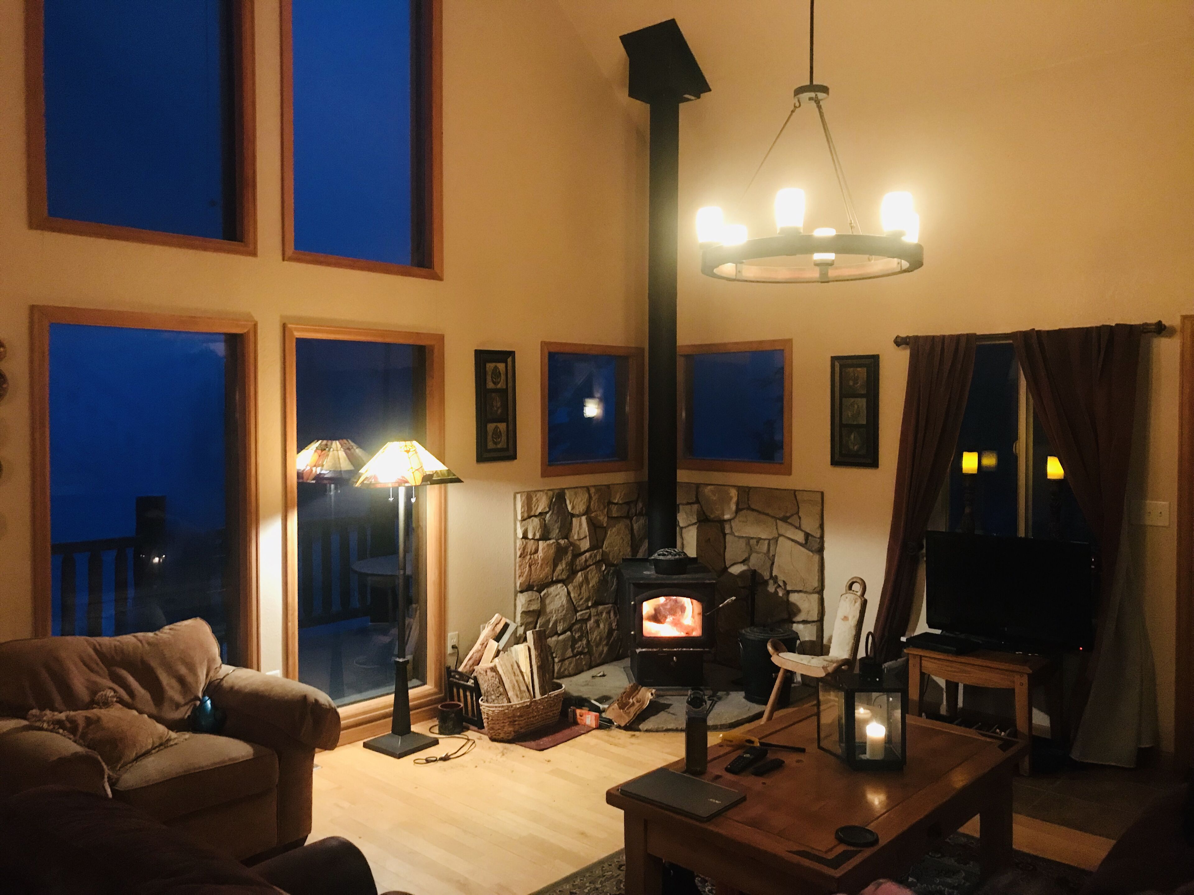 Spectacular Views from a Beautiful Mountain Retreat with Hot Tub