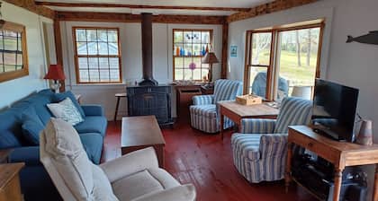 Classic Chappy Beach House, big water views, near the water