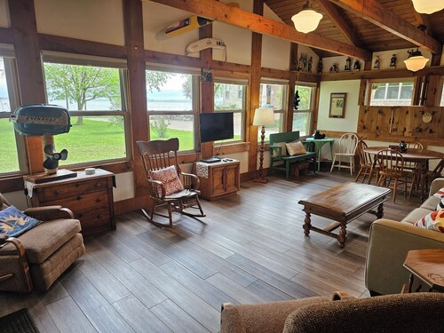 Bear Lodge, Fantastic Views Of Partridge Lake Fremont Wisconsin Wolf River