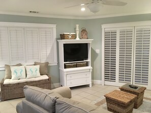 Smart TV, books - RENOVATED in January! Summer is just around the corner. Book now! 😄 (Miramar Beach)