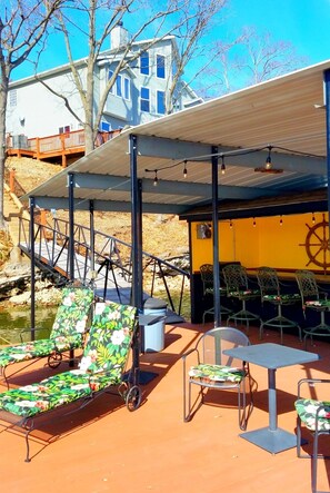 Outdoor dining - 8MM Lake view/cove fun! Great for groups-2 kitchens, 3 decks, 2 docks, Sleep 18! (Sunrise Beach)