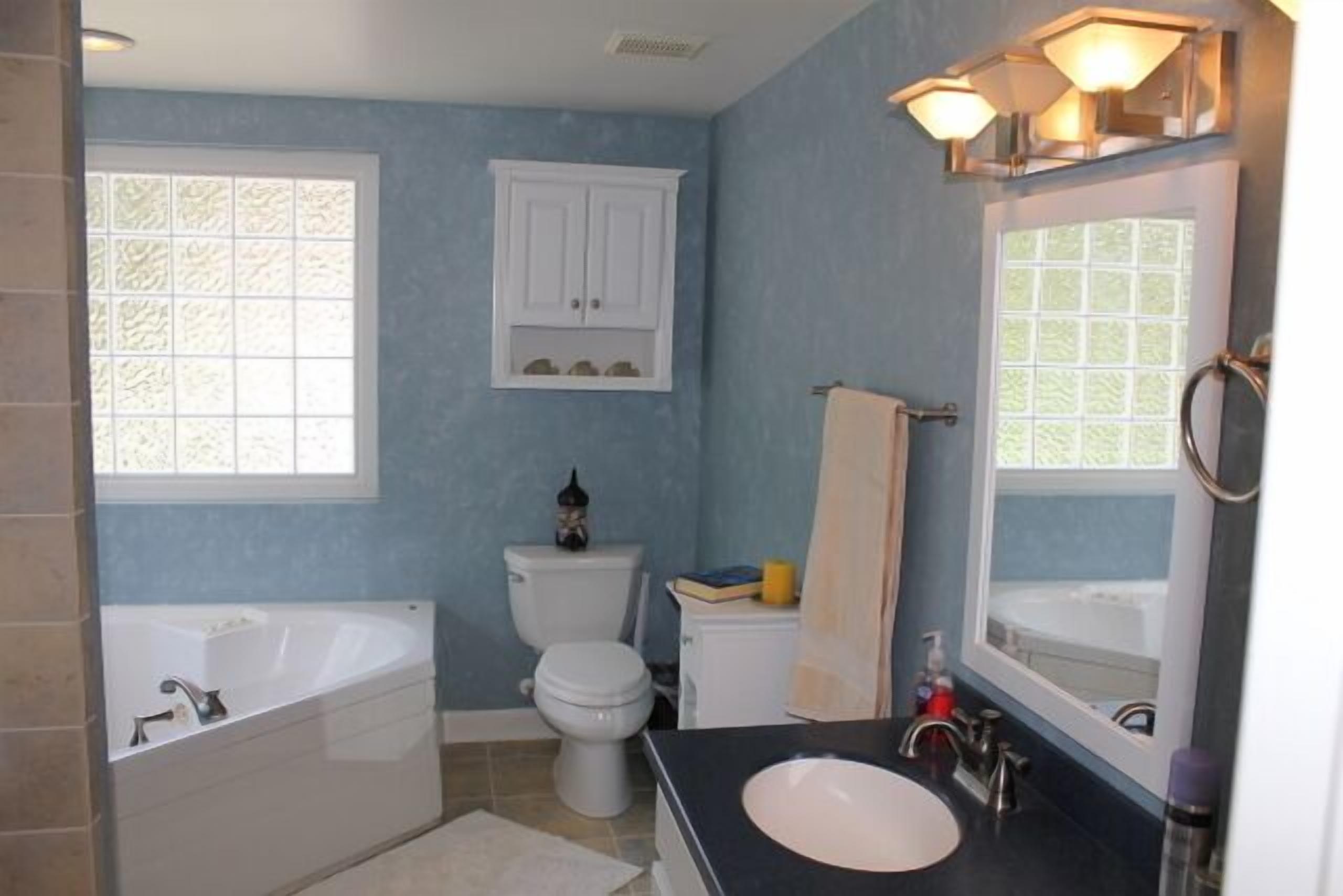 2024 Calendar Now Open! "ON LAKE TIME" Lakefront Paradise - Kerr Lake