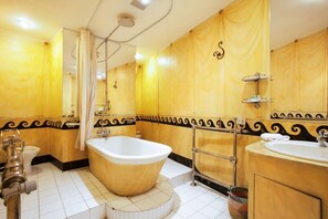 Combined shower/bathtub, hair dryer, bidet - Amazing apartment with 2 bedrooms with ensuite bathrooms - WIFI/Elevator (Roma)