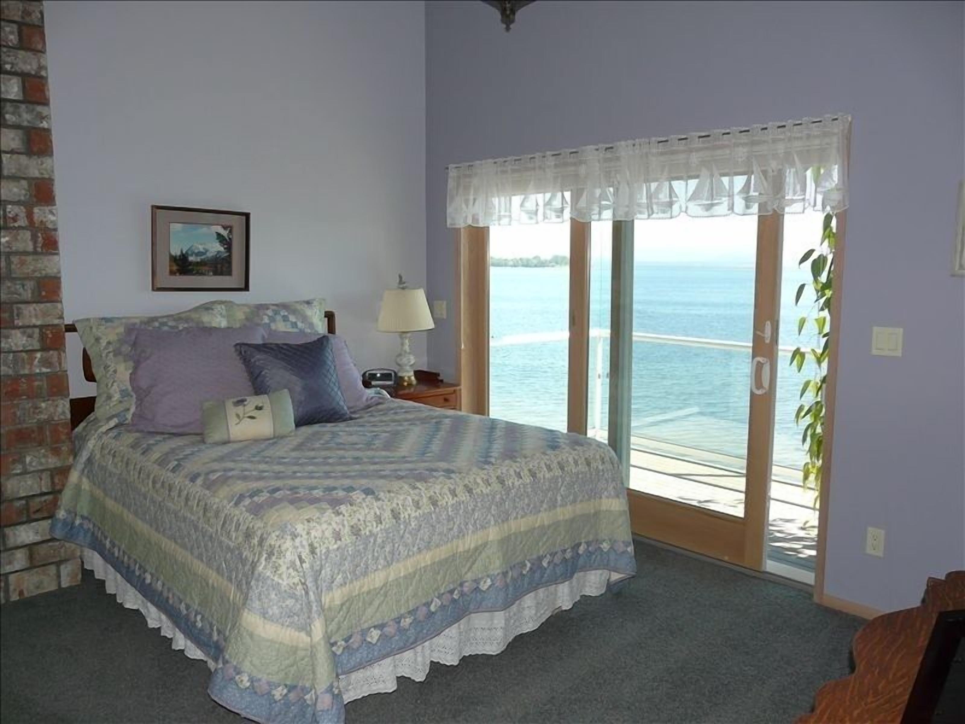 Private Beach Home at Water's Edge--Enjoy!