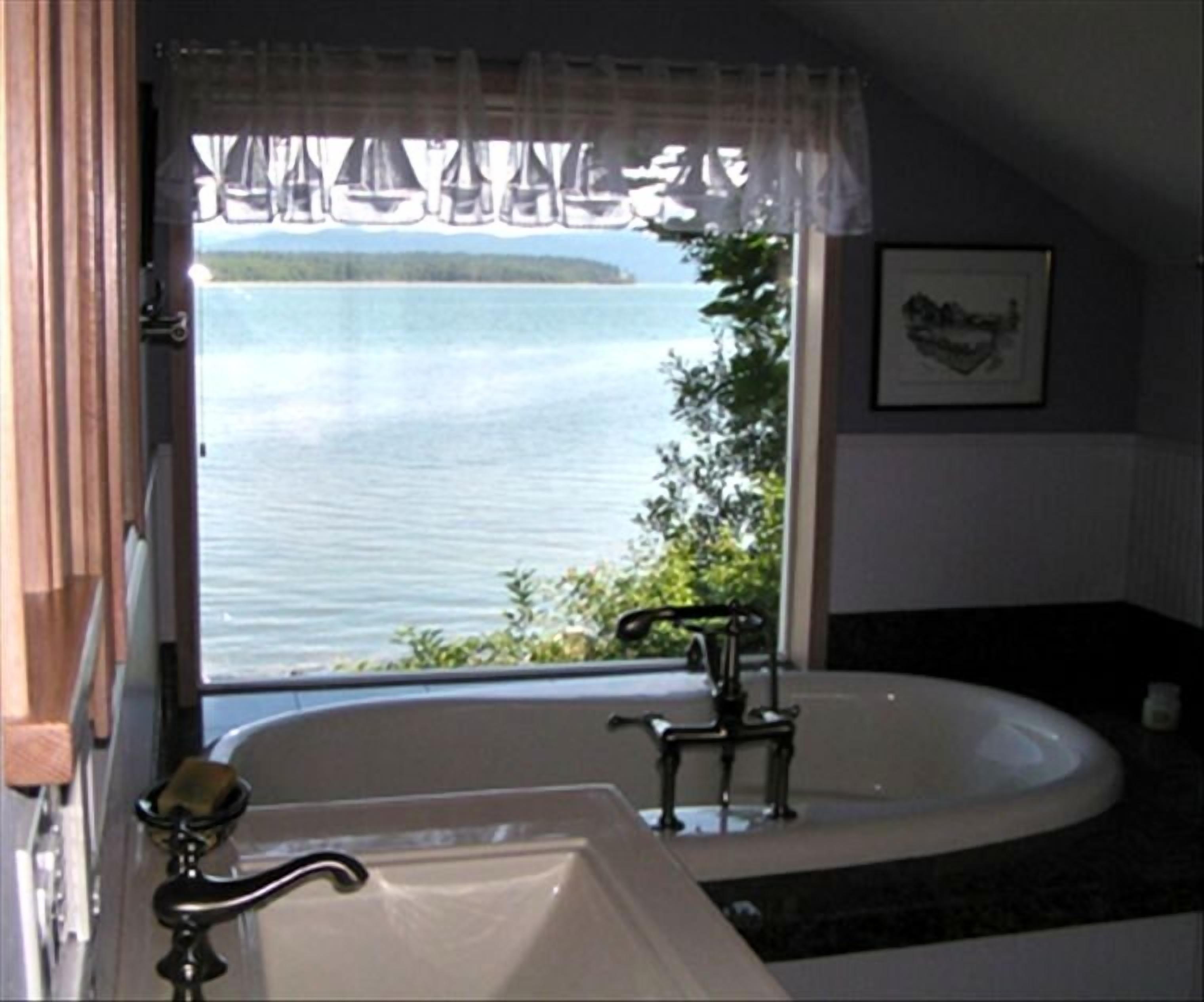 Private Beach Home at Water's Edge--Enjoy!