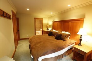 2 chambres, fer et planche à repasser, lit parapluie, Wi-Fi gratuit